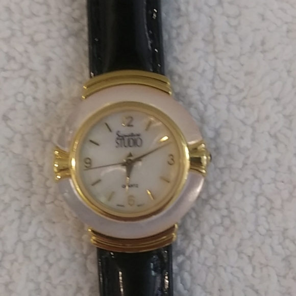 Signature Studio womens watch - Picture 1 of 4